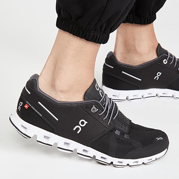 On Running Shoes - ON CLOUD🔴Running shoes Size 8 women’s,  color white/black